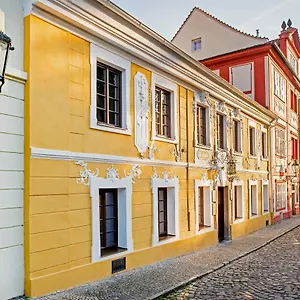  Bed & Breakfast Beerland Chateaux - U Zlate Hrusky / At Golden Pear