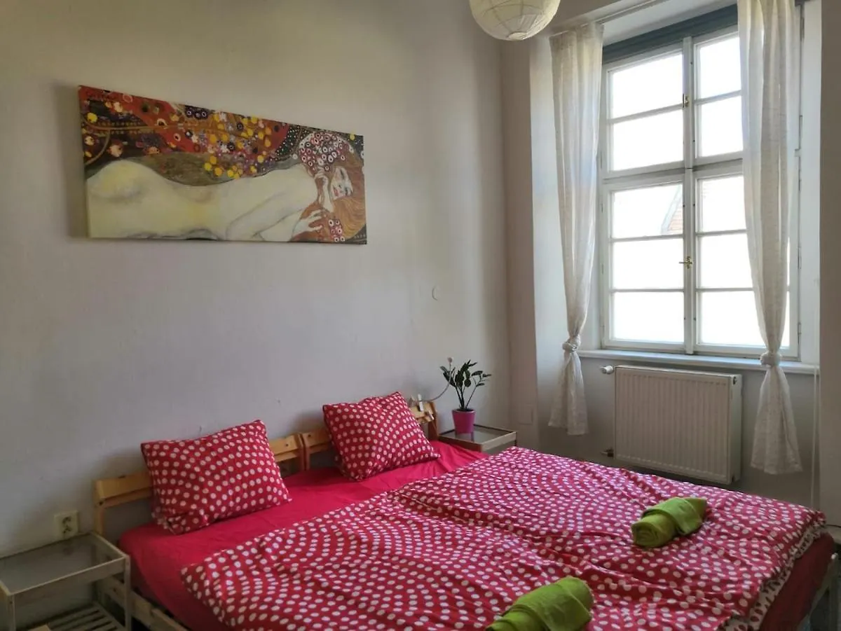 Bed & Breakfast 3 Min Walk Old Town Center Private Room A Prague